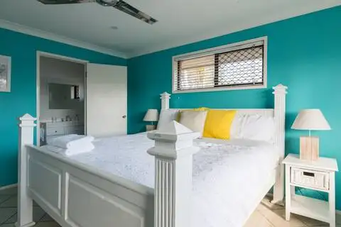 Fifth view of Homely semi-detached listing, 32 Mountain View Avenue, Burleigh Waters QLD 4220