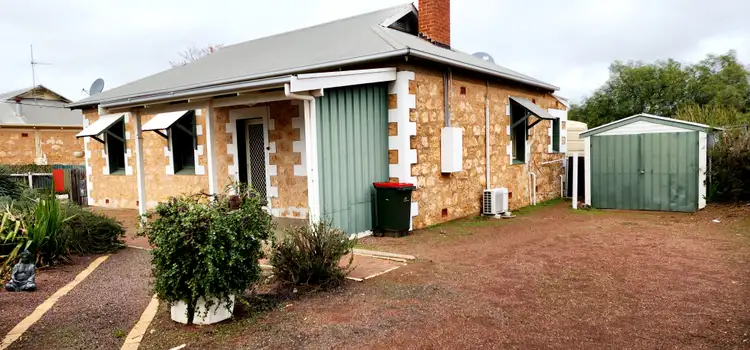 8 Railway Terrace