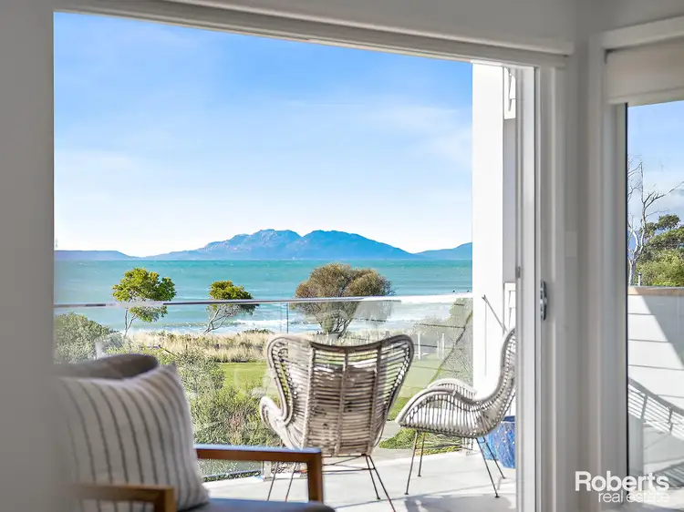 2/6 Aqua Sands Drive, Swansea TAS 7190