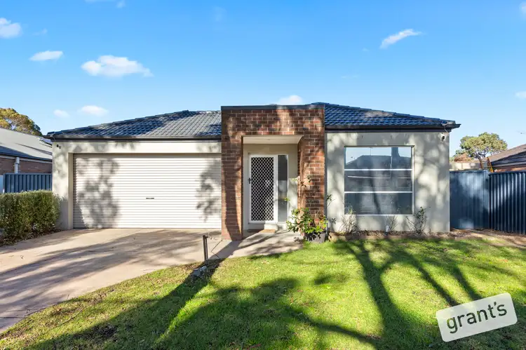 4 Paperbark Drive, Pakenham VIC 3810