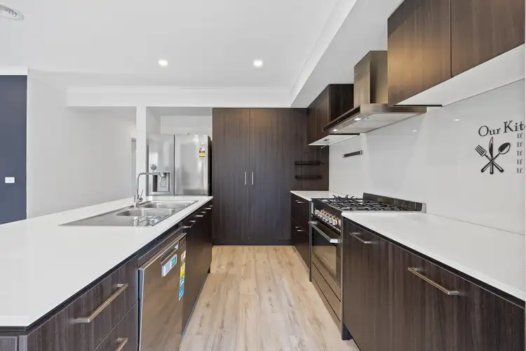 Second view of Homely house listing, 82 Yaralla Circuit, Clyde VIC 3978