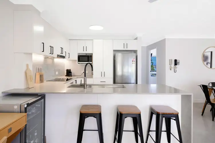 Sixth view of Homely apartment listing, 16/16 Jubilee Avenue, Broadbeach QLD 4218
