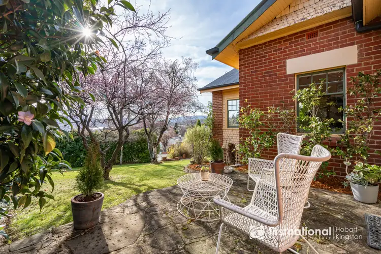 10 Doyle Avenue, Mount Stuart TAS 7000