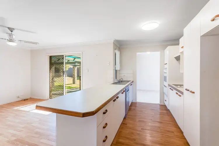 Sixth view of Homely house listing, 7 Shangri La Court, Rothwell QLD 4022