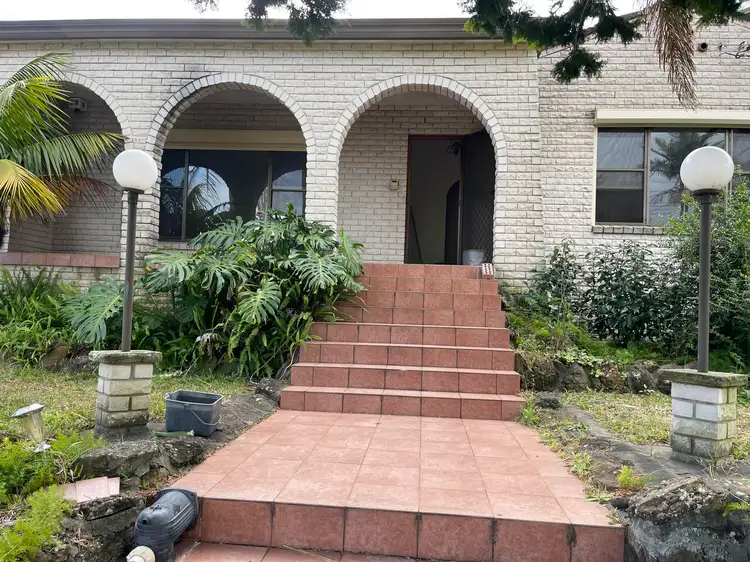 8 Gilmour Place
