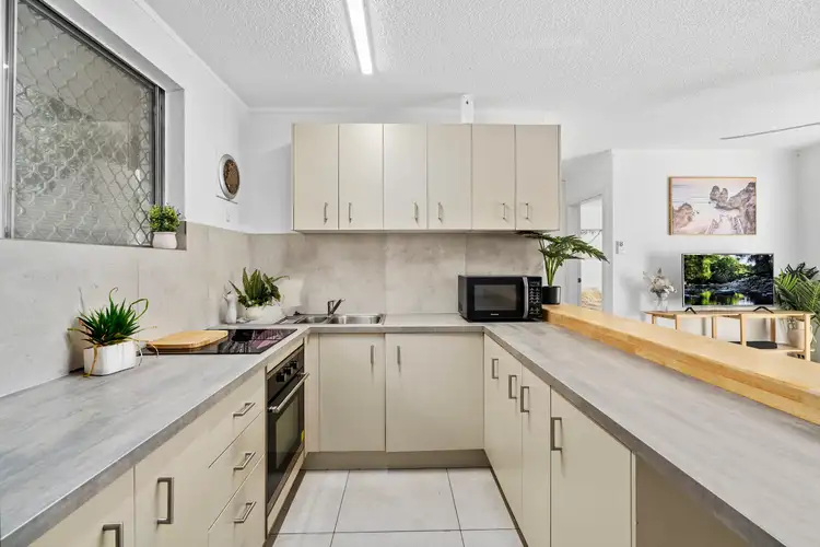 Sixth view of Homely unit listing, 2/15 Laycock Street, Surfers Paradise QLD 4217