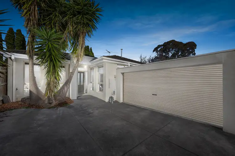 2/16 Helpmann Street, Wantirna South VIC 3152