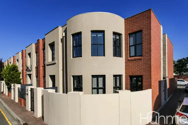 1/10 Orange Lane