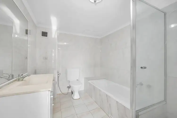 Fifth view of Homely unit listing, 22/2 Riverpark Drive, Liverpool NSW 2170