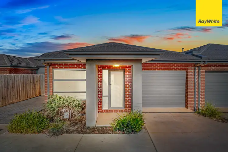 2/84 Albert Drive, Melton South VIC 3338