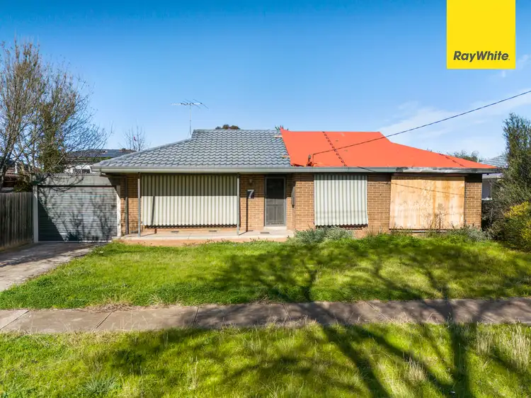 7 Charles Court, Melton South VIC 3338