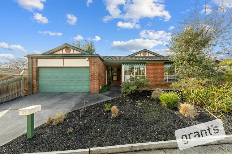 27 Lydia Mary Drive, Berwick VIC 3806