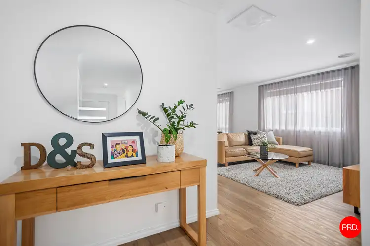 Second view of Homely house listing, 19 Tussock Drive, White Hills VIC 3550