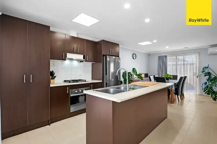 Sixth view of Homely house listing, 2/53 Rathdowne Circuit, Melton West VIC 3337