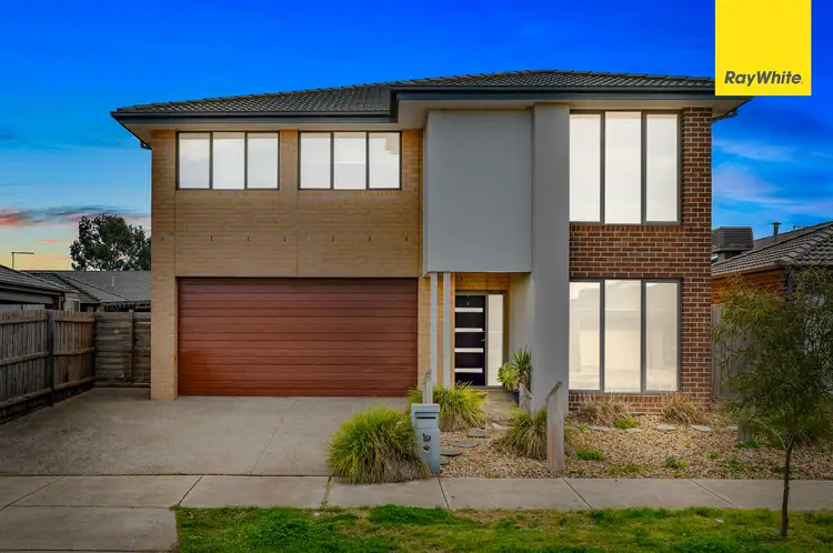 19 Eliza Park Drive, Melton South VIC 3338