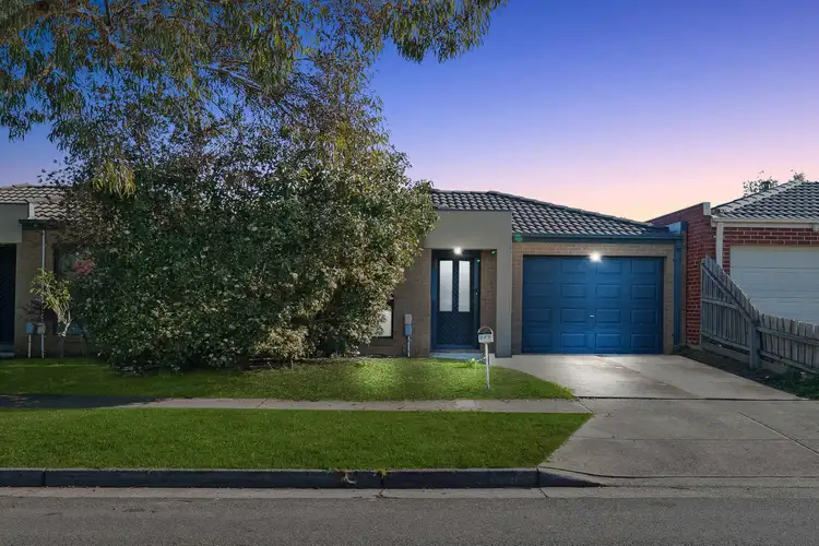 2/7 MALLEEHEN STREET, Werribee VIC 3030