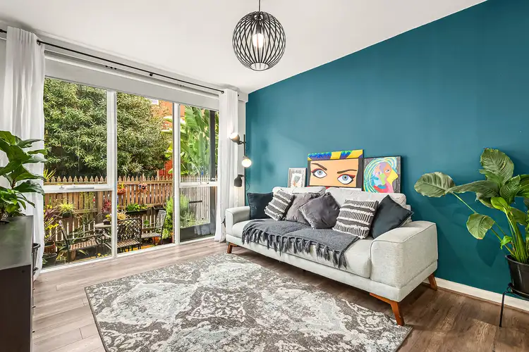 4/17 Dickens Street, Elwood VIC 3184