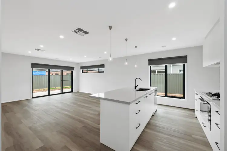Fourth view of Homely house listing, 10 Zircon Street, Alfredton VIC 3350