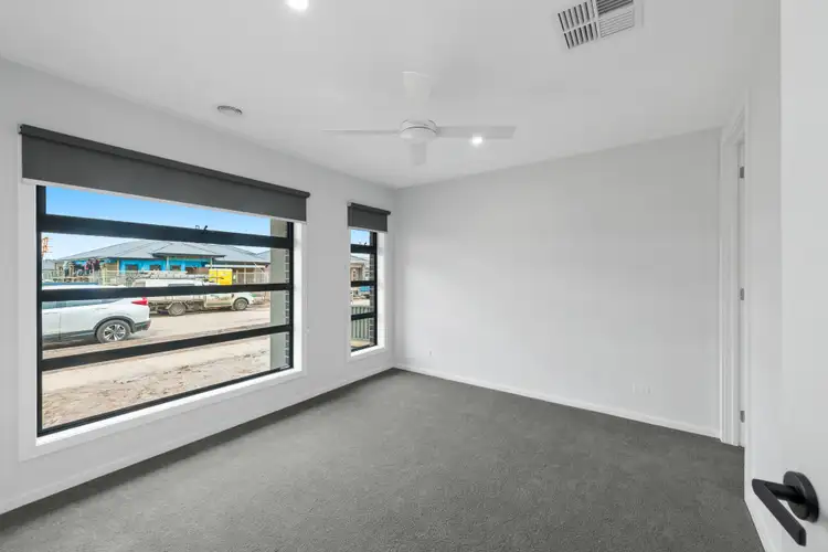 Fifth view of Homely house listing, 10 Zircon Street, Alfredton VIC 3350