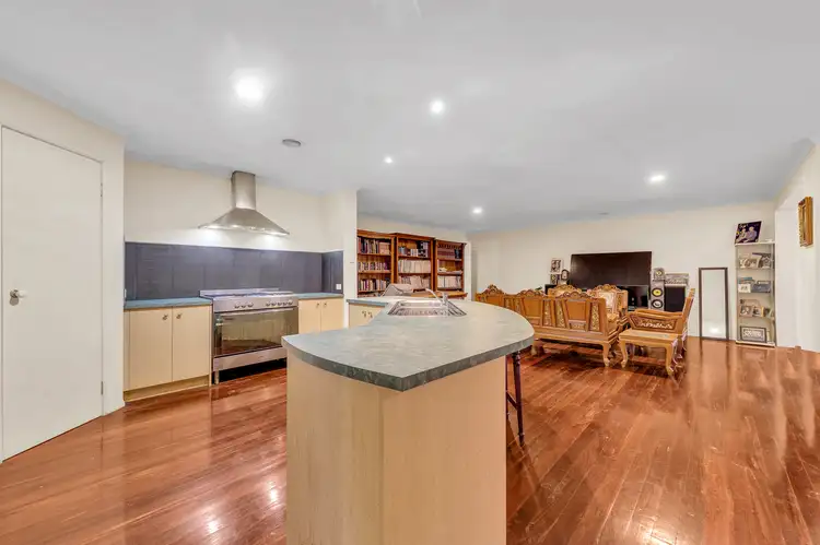 17 Kingsfield Way, Truganina VIC 3029