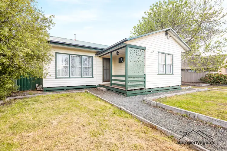 8 Iris Street, Horsham VIC 3400