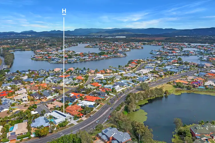 8 Santa Cruz Boulevard, Clear Island Waters QLD 4226