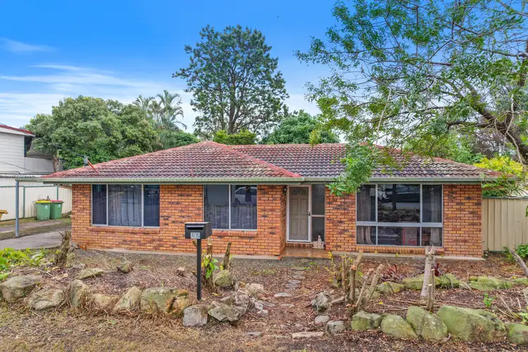 22 Bushlark Street