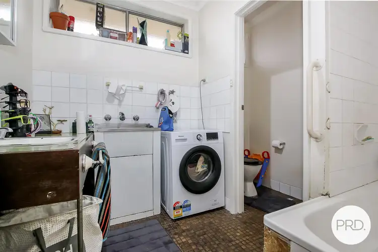 Sixth view of Homely flat listing, 2/309-311 Moore Street, Lavington NSW 2641
