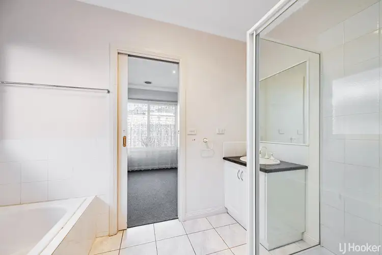 Sixth view of Homely unit listing, 2/82 Barries Road, Melton VIC 3337