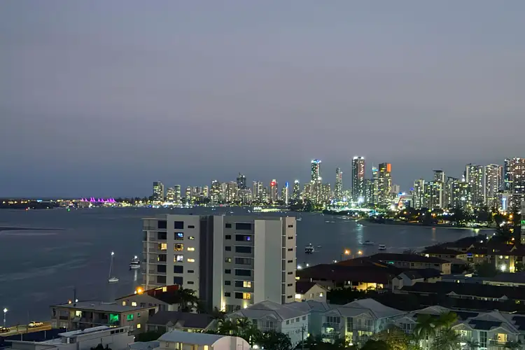 1111/19 Imperial Parade, Labrador QLD 4215