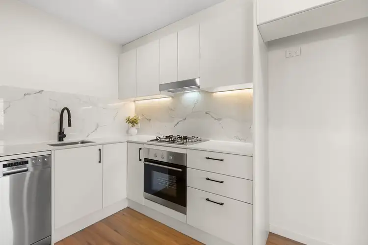 Sixth view of Homely unit listing, 4/127 Beach Street, Frankston VIC 3199