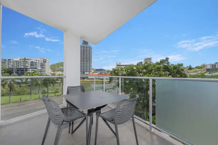 301/2 Dibbs Street, South Townsville QLD 4810