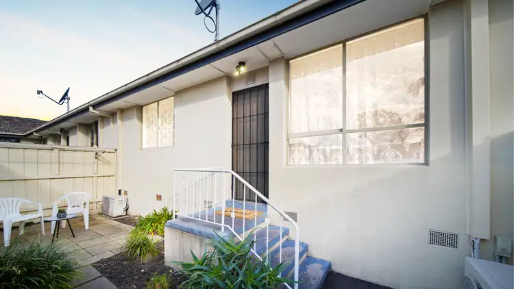 Main view of Homely unit listing, 2/32 Vincent Crescent, Noble Park VIC 3174