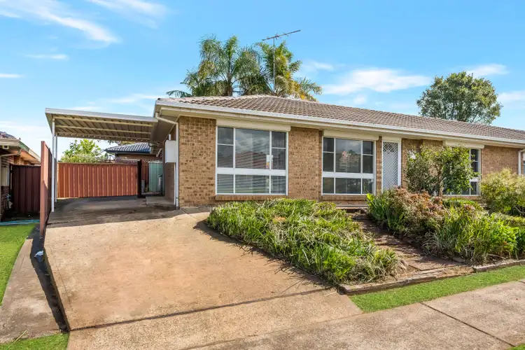 6A Saddleback Close