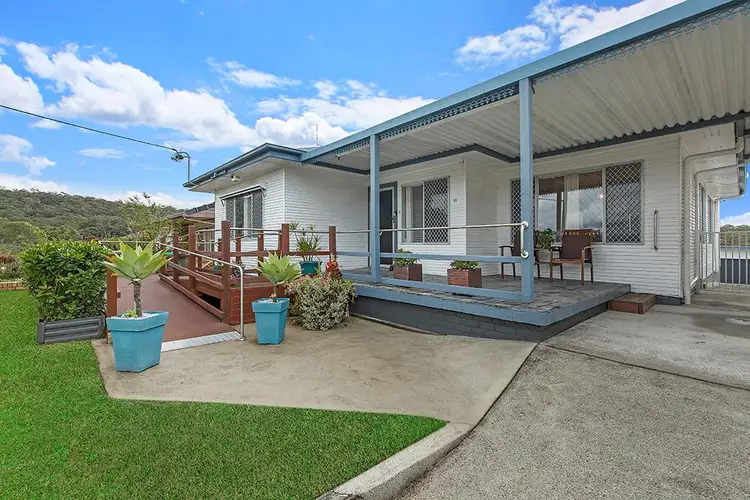 15 Sandra Street, Fennell Bay NSW 2283