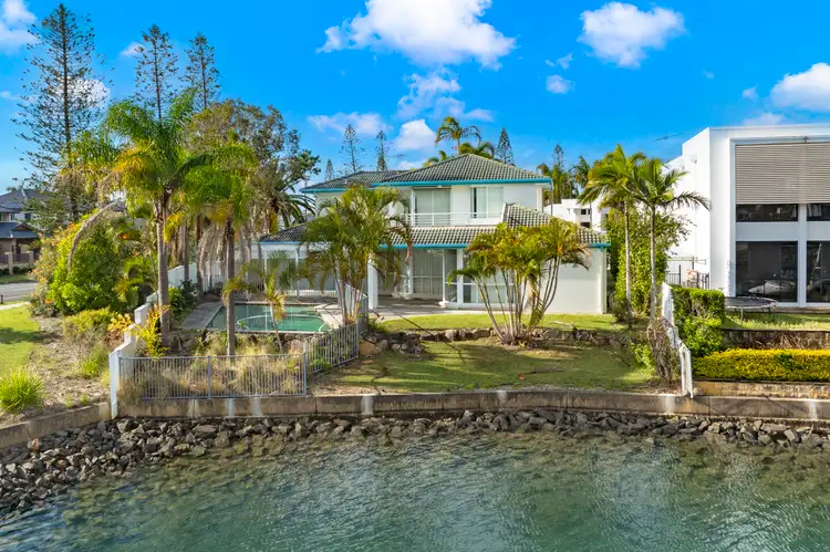 1 Plymouth Court, Raby Bay QLD 4163