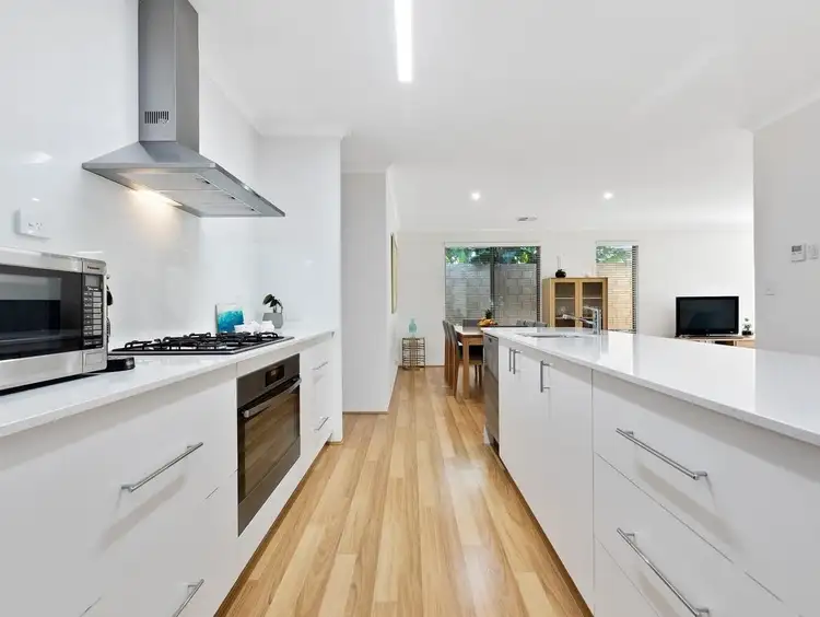 215 Curtin Avenue, Cottesloe WA 6011