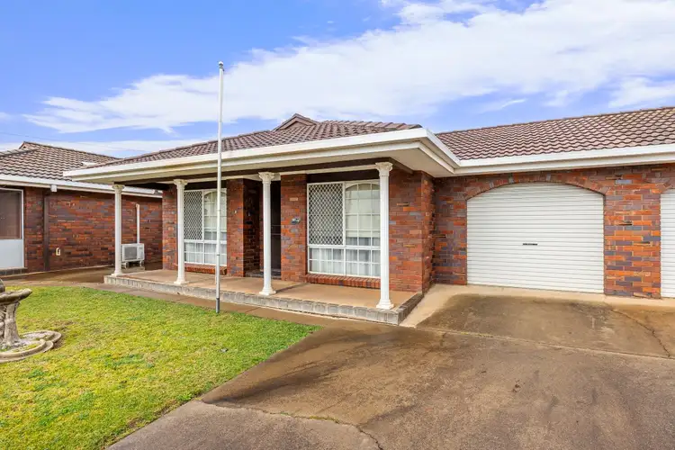 Main view of Homely unit listing, 2/101 Crowley Street, Temora NSW 2666