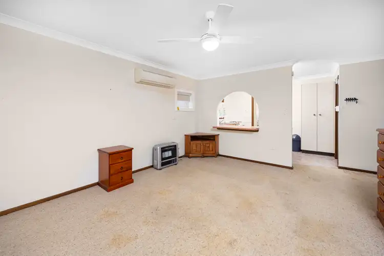 Fifth view of Homely unit listing, 2/101 Crowley Street, Temora NSW 2666