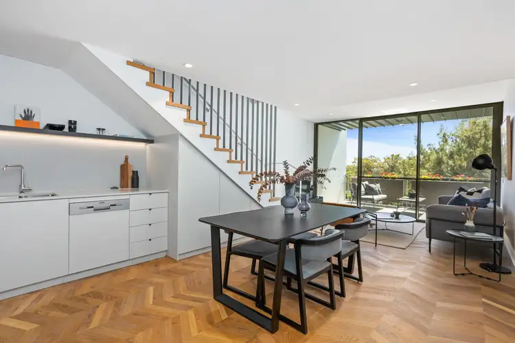 304/21 Henley Street, Como WA 6152