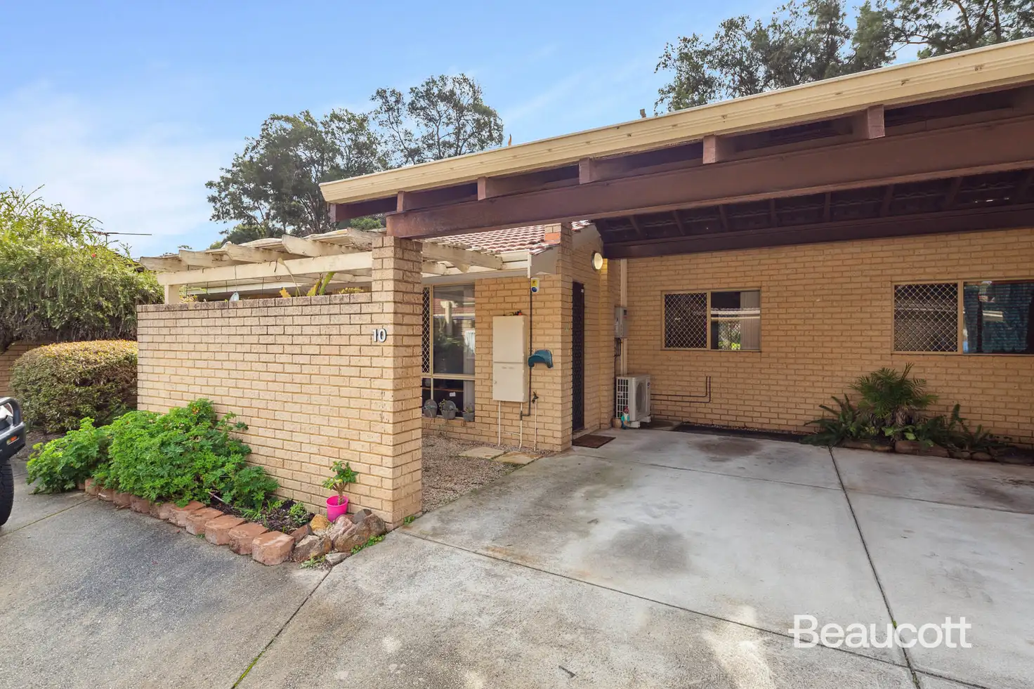Main view of Homely villa listing, 10/15 Honeysuckle Close, Ballajura WA 6066