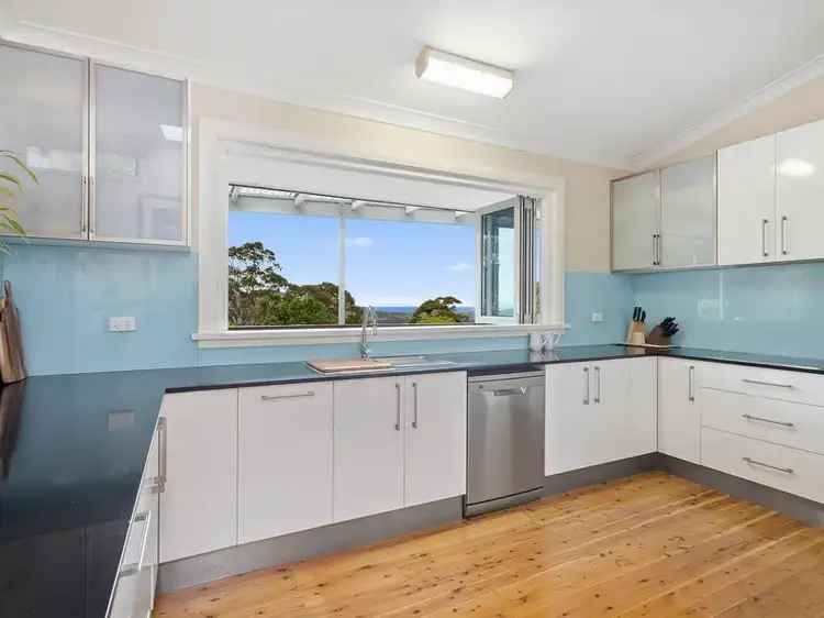 20 Araluen Avenue, Mount Kembla NSW 2526