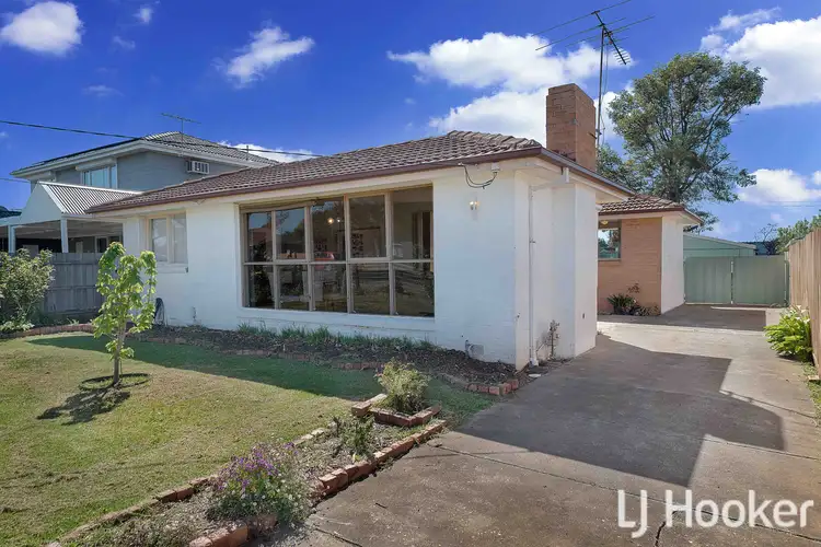 6 Curlew Close, Melton VIC 3337