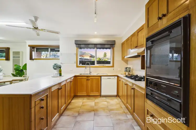 Second view of Homely house listing, 7 St Andrews Court, Mount Waverley VIC 3149
