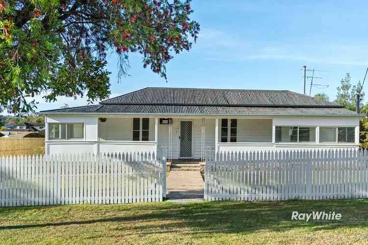 11 Shore Street, Moruya NSW 2537