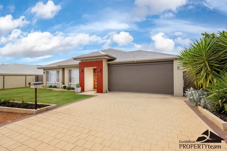 4 Doreen Pass, Wandina WA 6530