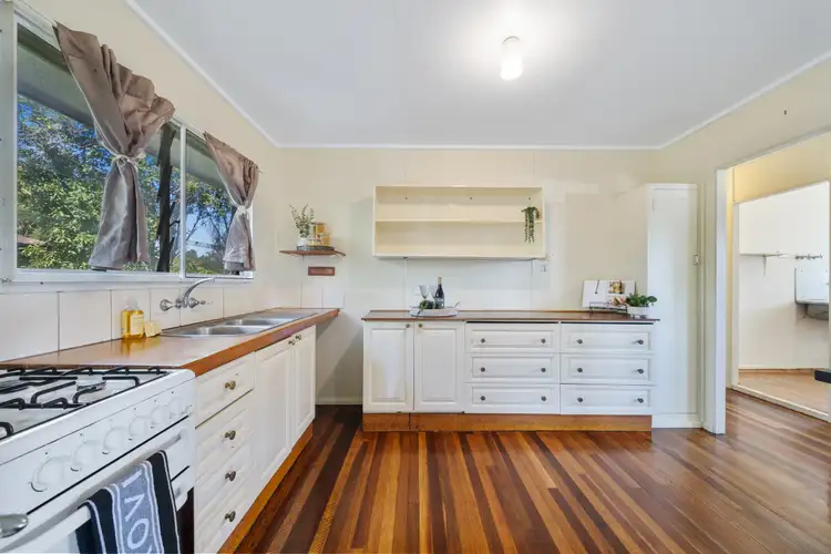 Fifth view of Homely house listing, 8 Oriole Crescent, Slacks Creek QLD 4127