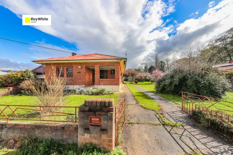75 Fitzroy Street, Tumut NSW 2720