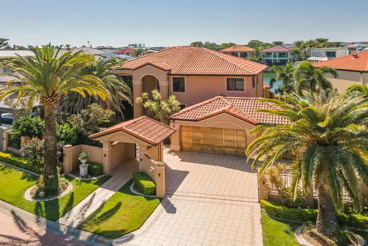 3 King James Court, Sovereign Islands QLD 4216