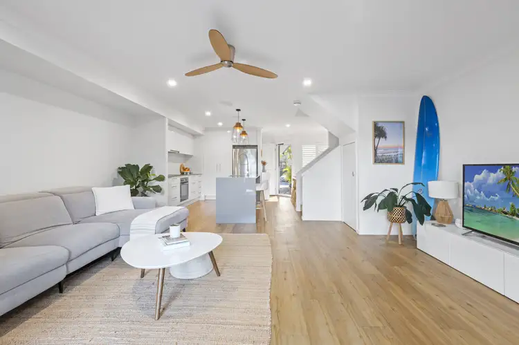 60/215 Cottesloe Drive, Mermaid Waters QLD 4218